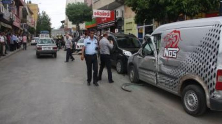 Kamyon, Park Halindeki 5 Aracı S&uuml;r&uuml;kledi