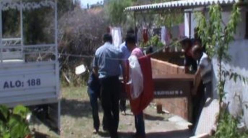 Hem Annesini Hem Kız Kardeşini &Ouml;ld&uuml;rd&uuml;