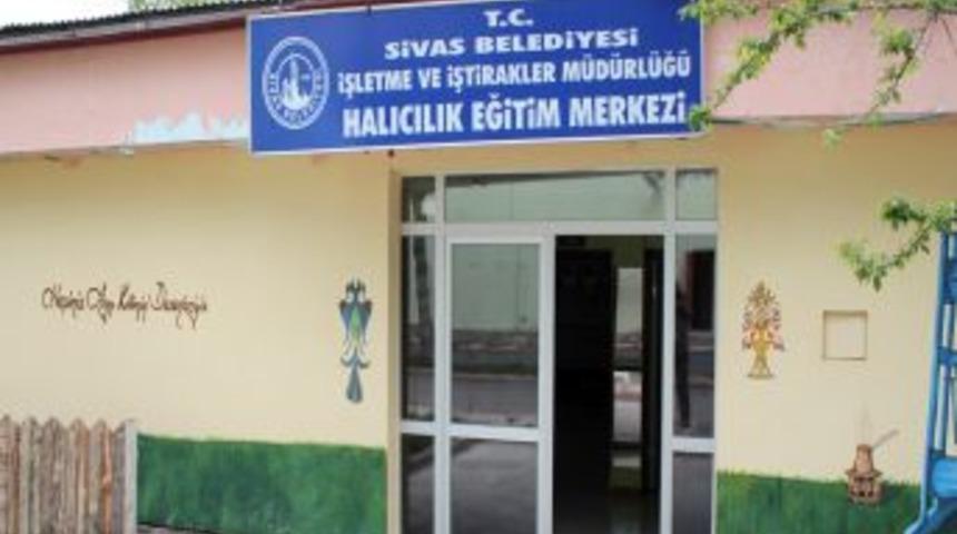 Sivas Belediyesi Halı Dokuma At&ouml;lyesi, Halka A&ccedil;ıldı