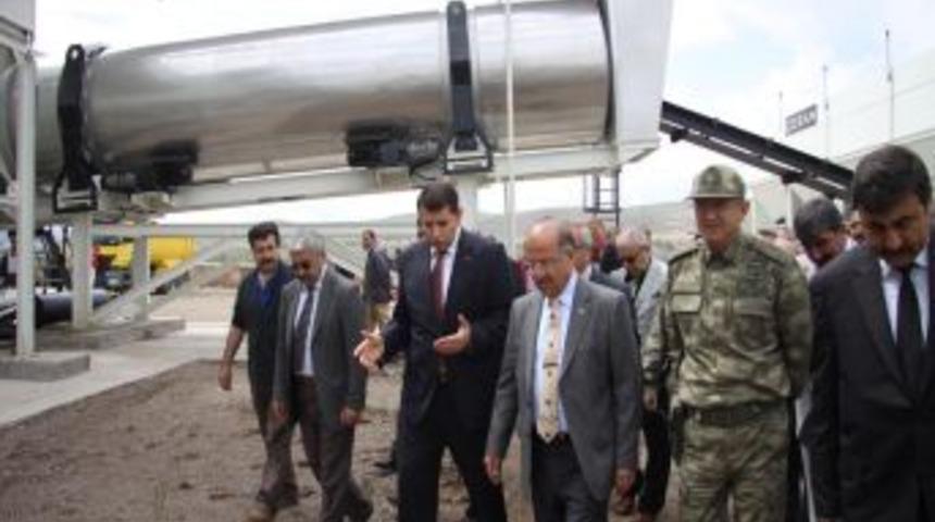Sivas İl &Ouml;zel İdaresi 2012 Yılı Asfalt Sezonunu A&ccedil;tı