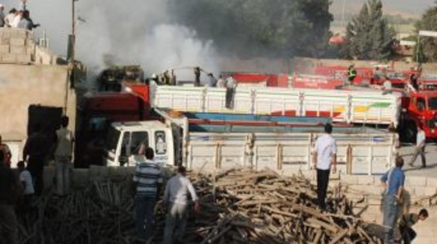 Şanlıurfa&rsquo;da 2 TIR Ve 2 Kamyon Alev Alev Yandı
