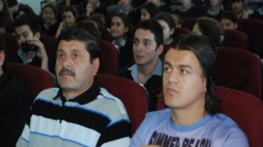 Şam: Her Futbolcu Sahada Alnının Akıyla M&uuml;cadele Ediyor