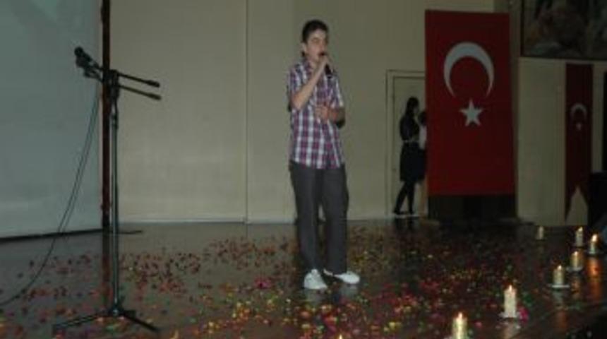 Sabancı İl&ouml;ğretim Okulu &Ouml;ğrencilerinden Şiir Dinletisi