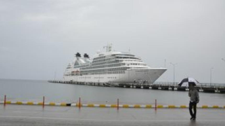 Karadeniz'de Kruvaziyer Turizmi Başladı