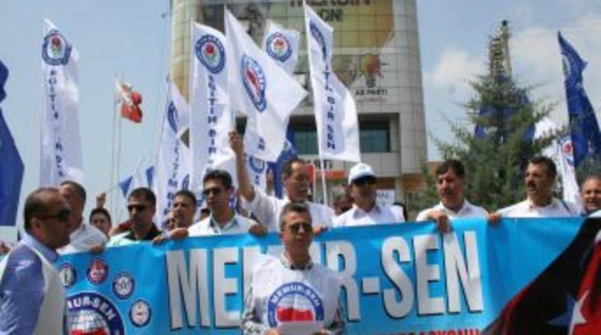 Memur-Sen &Uuml;yeleri H&uuml;k&uuml;met İ&ccedil;in Cenaze Namazı Kıldı