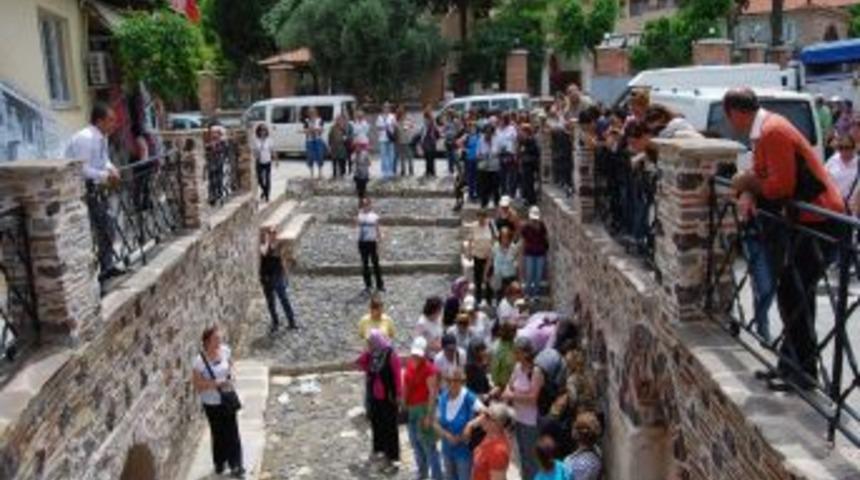 Kula'ya Yerli Ve Yabancı Ziyaret&ccedil;i Akını