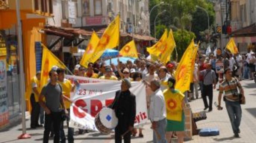 Kamu &Ccedil;alışanlarından Lokmalı Eylem