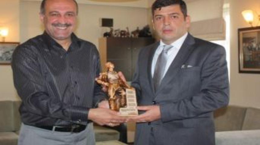 Tedaş İl M&uuml;d&uuml;r&uuml; &Ouml;nder'den Kula Belediyesi'ne Ziyaret