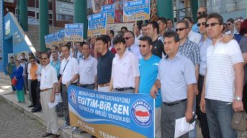 Fethiye Eğitim-Bir-Sen'den Alkışlı Protesto
