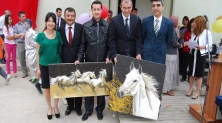 Borusan İlk&ouml;ğretim'de Bahar Şenliği