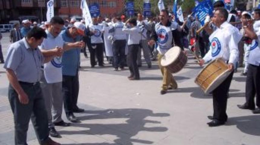 Kırıkkale'de Memurlar Meydanlara İndi