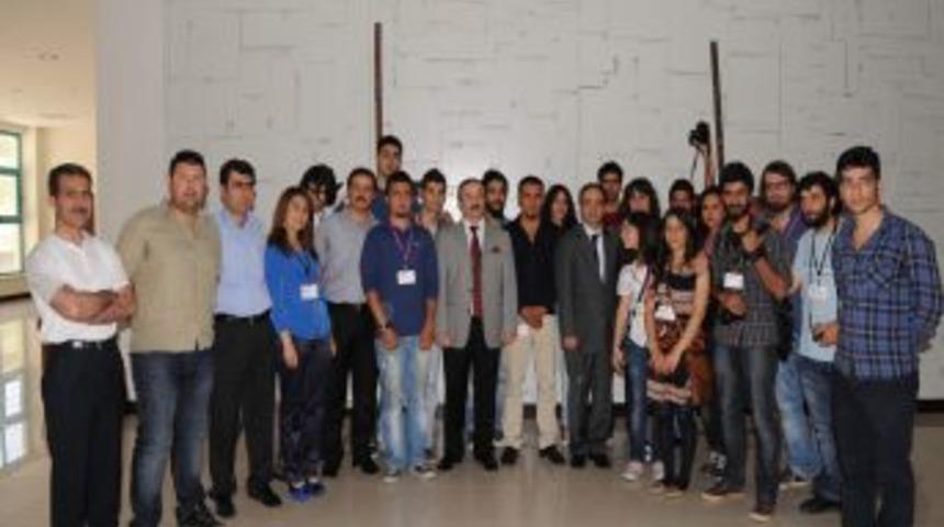 Baydemir &Uuml;niversiteli Gen&ccedil;lerle Buluştu