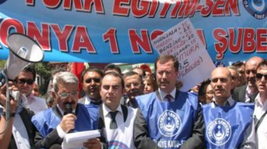 Memurlardan Kep&ccedil;e Ve Kaşıklı Tepki