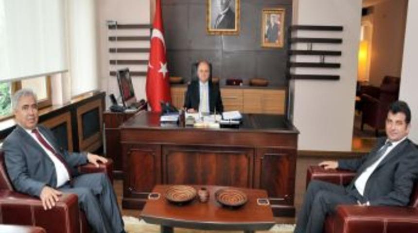 Thk Genel Başkanı Yıldırım Vali &Ccedil;akacak'ı Ziyaret Etti