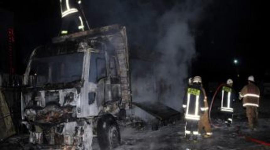 &Ccedil;ıkan Yangında 5 Bin Tl K&uuml;l Oldu