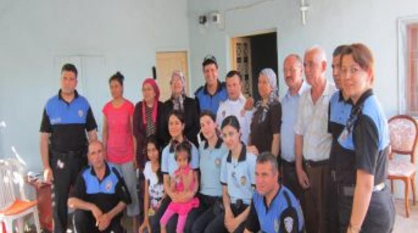 Toplum Destekli Polislerden &Ouml;rnek Davranış