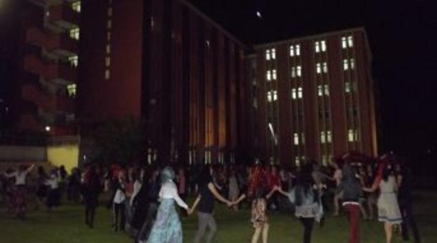 Yurtkur'dan &Ouml;ğrencilere Kına Gecesi