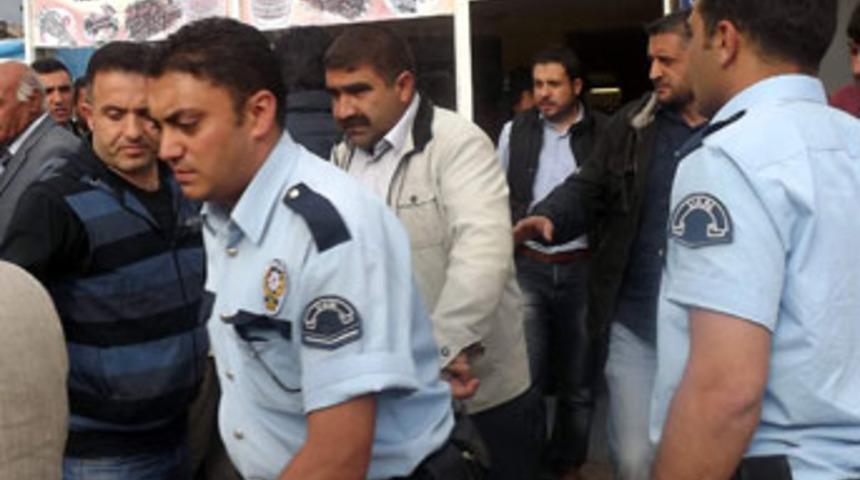 Tacizciden BDP'liler kurtardı