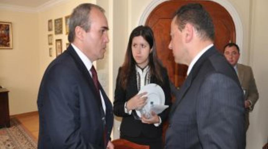 Kırım Türkleri Dernekleri Ukrayna Büyükelçiliği'nde Bir Araya Geldi