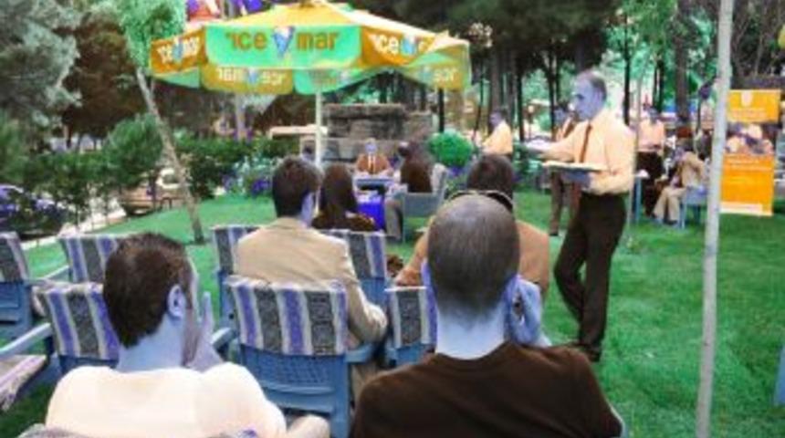 Başkan Uzun Halk Görüşmelerini Açık Alana Taşıdı