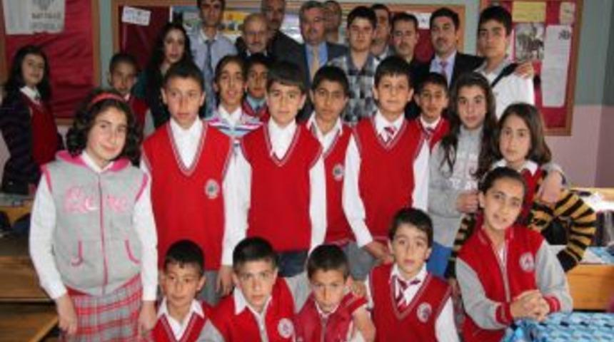 Samanyolu Lisesi Kardeş Okul &Ouml;ğrencilerini Sevindirdi