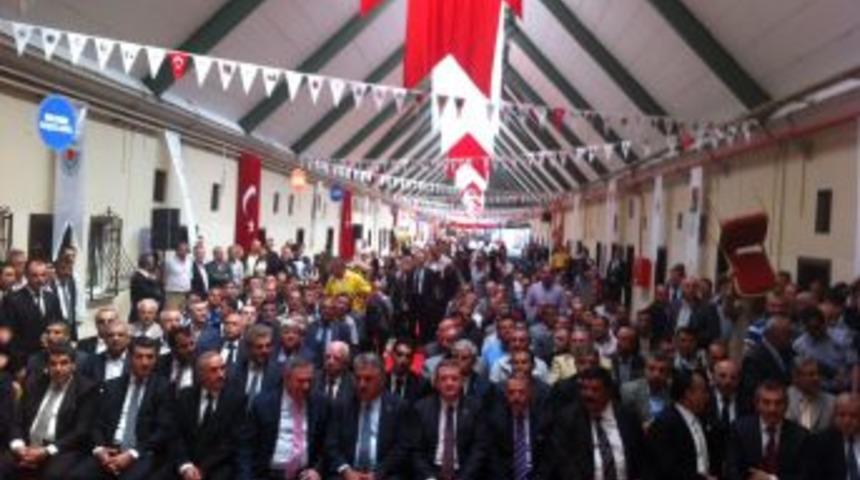 Hayati Yazıcı: İnsana Yaramayan Hi&ccedil;bir D&uuml;zenleme G&uuml;ndemimizde Olmaz