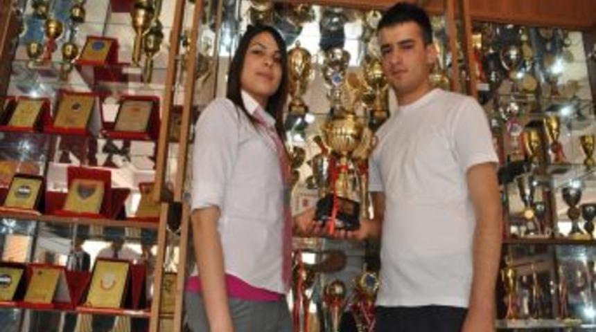 Fatih Lisesi Spordaki Başarısıyla G&ouml;z Dolduruyor