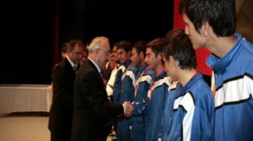 Valilik Kupası Sahiplerini Buldu