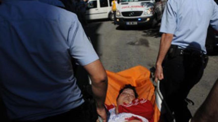 &Ccedil;ocuğunun g&ouml;z&uuml; &ouml;n&uuml;nde &ouml;ld&uuml;r&uuml;ld&uuml;