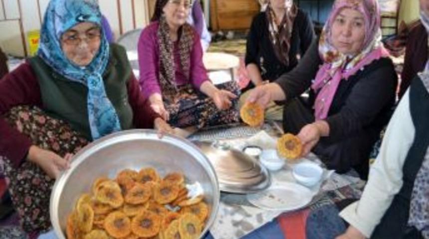 Cihanbeyli&rsquo;de Yaşayan Tatarlar Geleneklerinden Vazge&ccedil;miyor