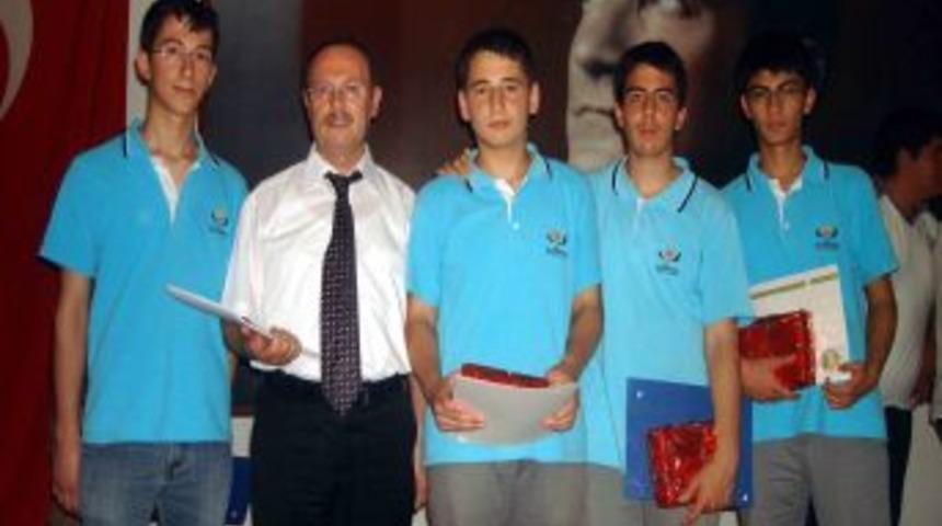 Matematik Olimpiyatları'nda Yıldırımhan Fen Lisesi Madalyaları Topladı
