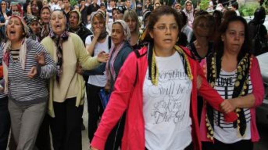 &Ouml;len Kaptanın Eşi Son Kez G&ouml;rmek İ&ccedil;in Feryat Etti