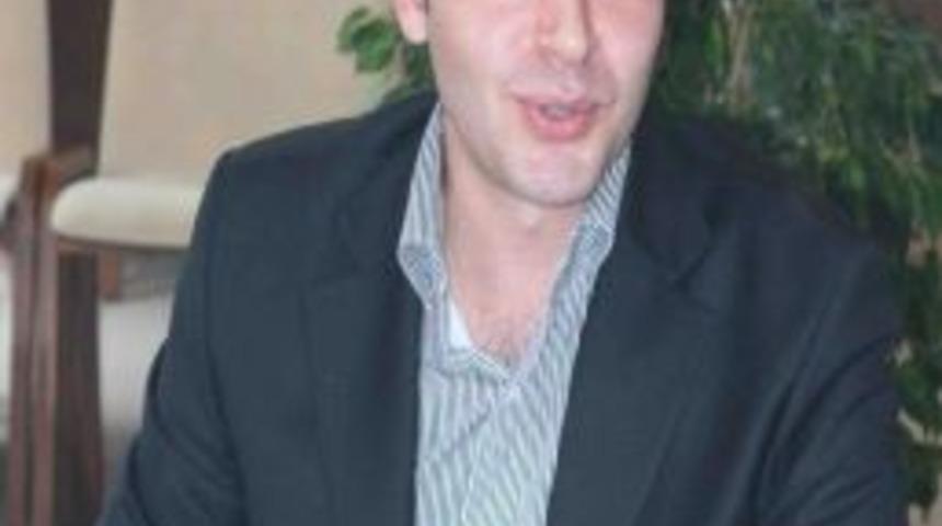 D&uuml;zce'de Bah&ccedil;e Ve Balkonlar Yarışıyor