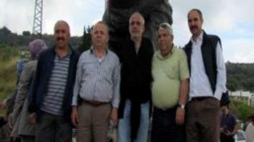 Eskişehir Mhp Odunpazarı İl&ccedil;e Teşkilatı &Ccedil;anakkale Şehitliğini Ziyaret Ettiler