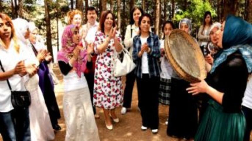 Toplum Merkezindeki Kursiyerler Piknik Yaptı