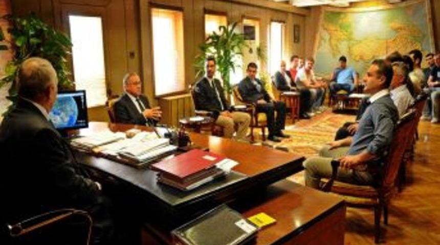 Dev Adamlar Teşekk&uuml;r Ziyaretinde