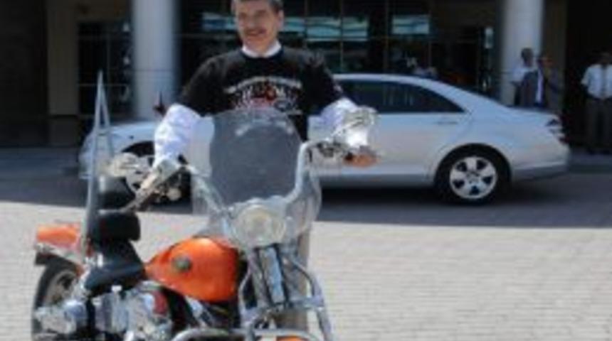 Motor Tutkunlarından Vali G&uuml;ven&ccedil;'e Ziyaret