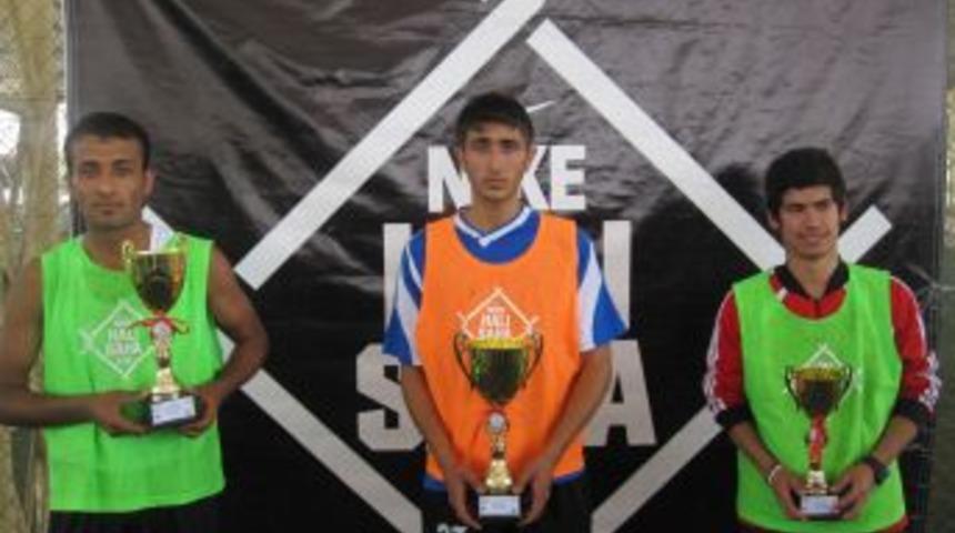 Liseler Arası Halı Saha Turnuvasının Şampiyonu İMKB