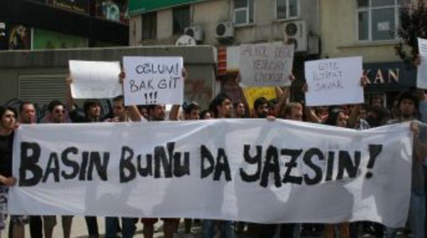 Yeşilay &Ouml;n&uuml;nde Basın A&ccedil;ıklaması Yaptılar