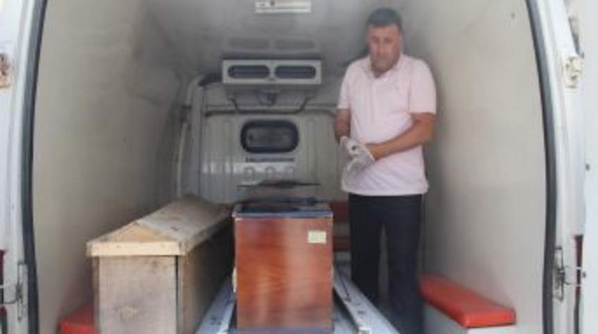 Bı&ccedil;aklanarak &Ouml;ld&uuml;r&uuml;len Anne Ve Kızın Cenazesi Adli Tıptan Alındı