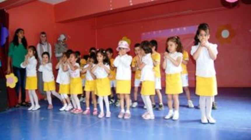 Minik &Ouml;ğrencilerden Yıl Sonu G&ouml;sterisi