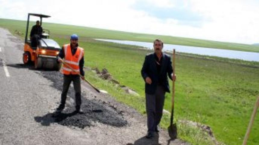 Kars-Akyaka Yolu'na Vali Yaması