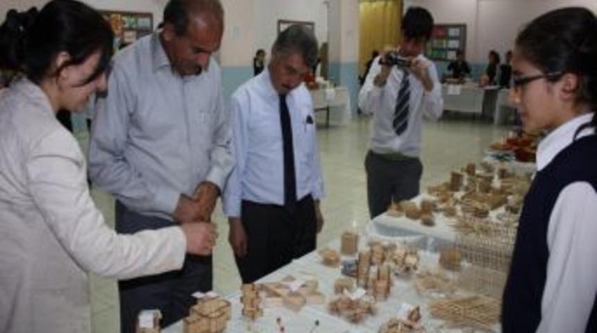 &Ouml;ğrencilerin Yıl Sonu Sergisi İlgi G&ouml;rd&uuml;