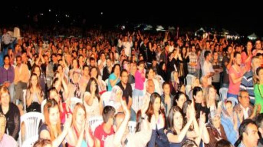 Akhisar'da Ravi İncig&ouml;z R&uuml;zgarı Esti