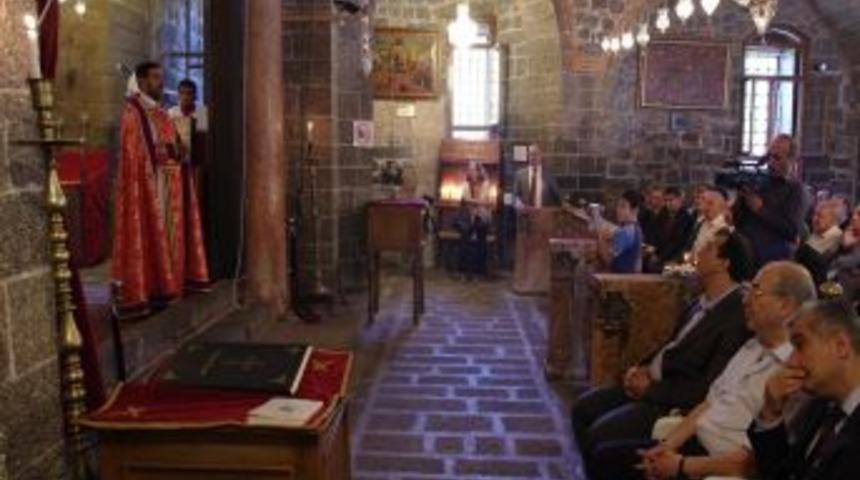 Diyarbakır'da Hz. İsa'nın G&ouml;ğe Y&uuml;kselişi Ayin İle Kutlandı