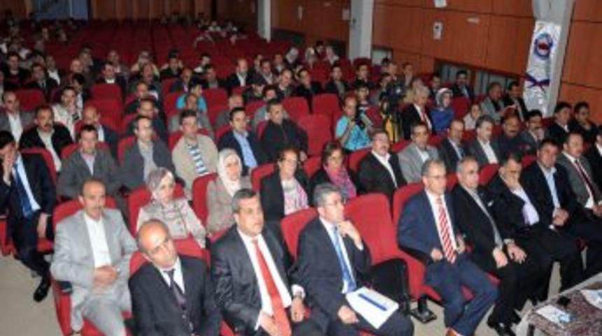 G&uuml;m&uuml;şhane'de Demokrasi Şehitlerine Saygı Paneli D&uuml;zenlendi