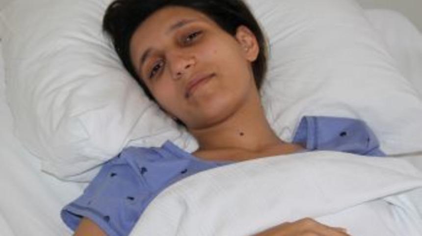 Kansere Yakalanan Azeri Gen&ccedil; Kız Şifayı T&uuml;rkiye'de Buldu