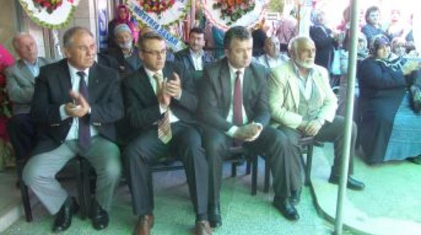 &Ouml;ğrenci Yurdu Yararına Kermes