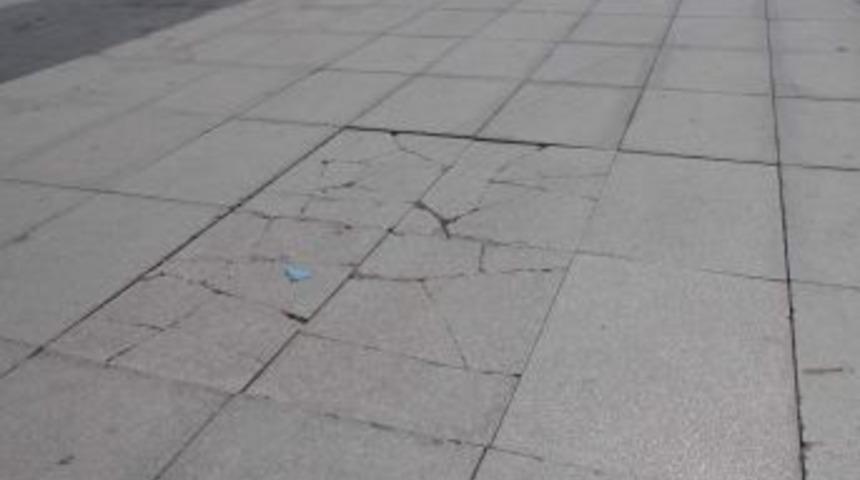 Tadilatı Yeni Biten Cumhuriyet Meydanı Organizasyonlarda Zarar G&ouml;rd&uuml;