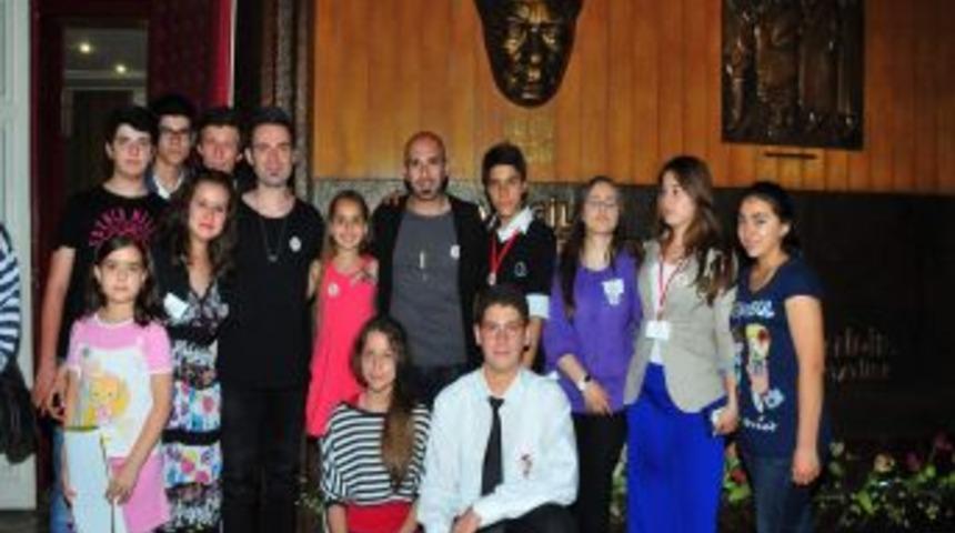 Dev &Ouml;ğrenciler, Gripin Grubuyla Sevgi Festivalini Değerlendirdi